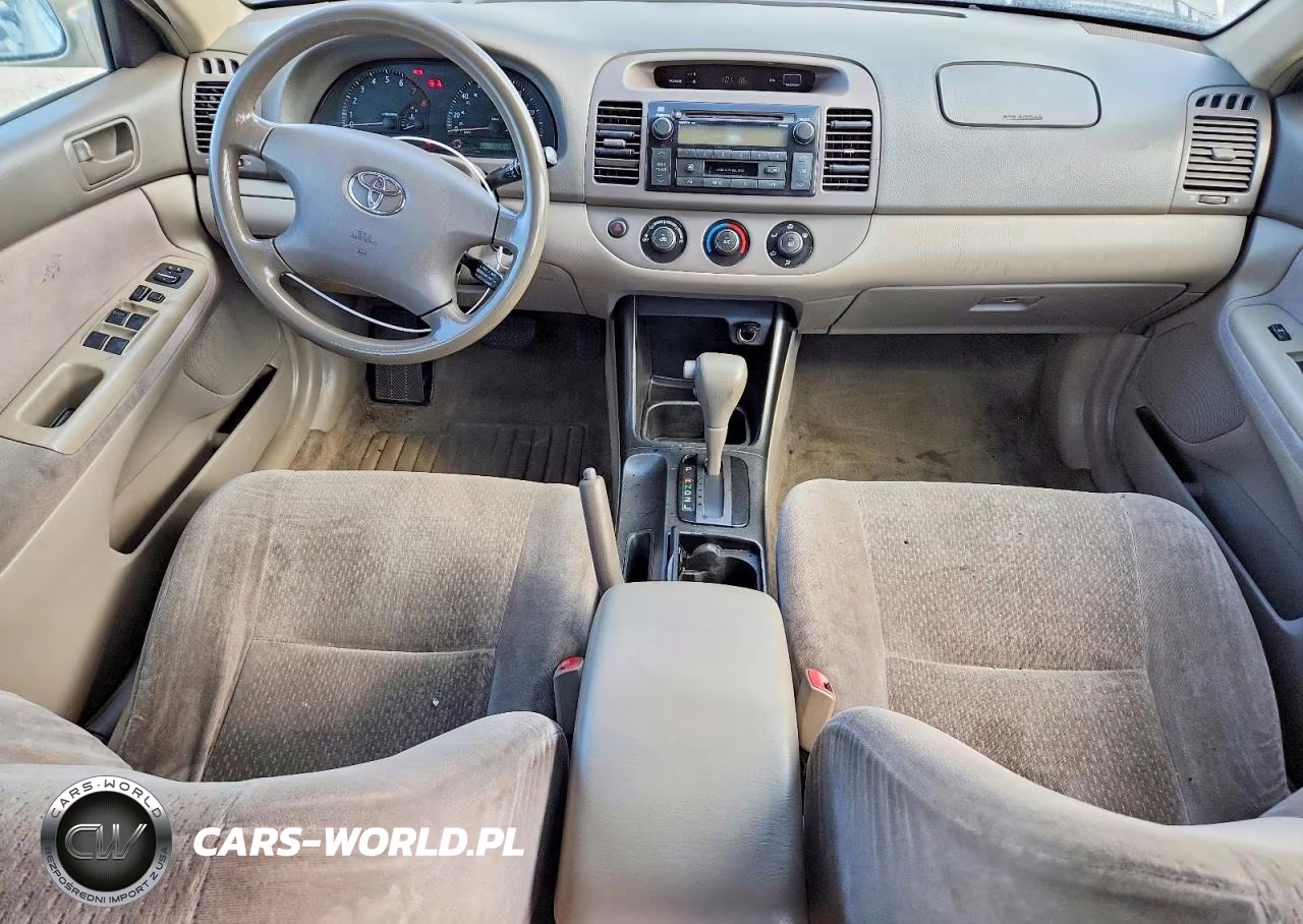 2004 Toyota Camry Le VIN:JTDBE32K740273890 - 8