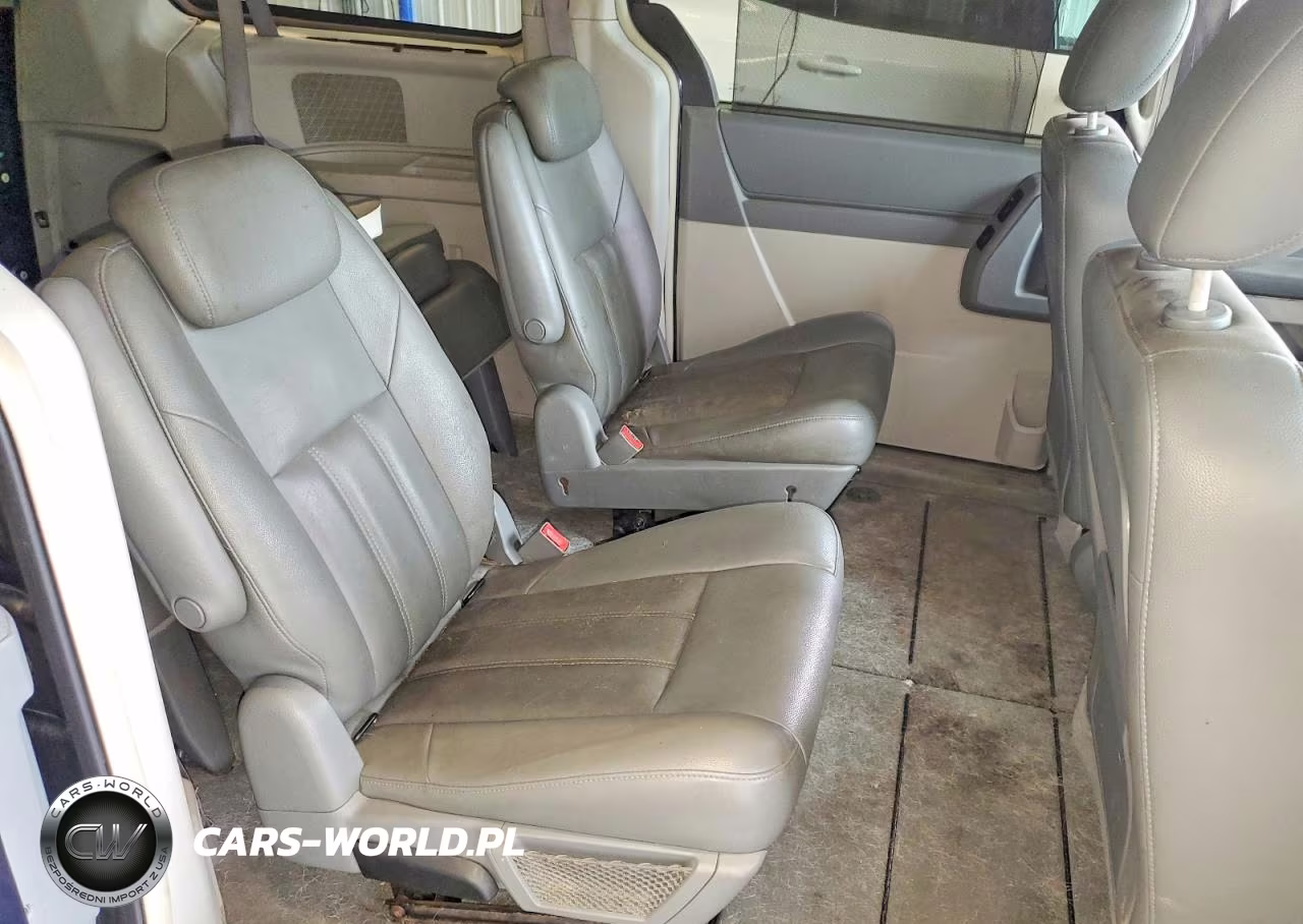 2008 Chrysler Town & Country Touring VIN:2A8HR54P18R842790 - 11