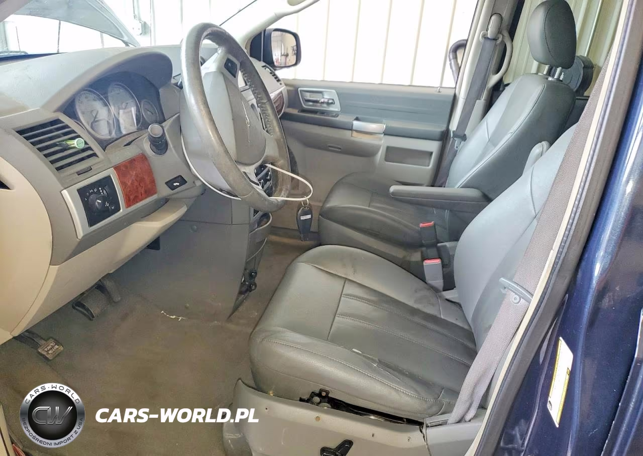 2008 Chrysler Town & Country Touring VIN:2A8HR54P18R842790 - 7