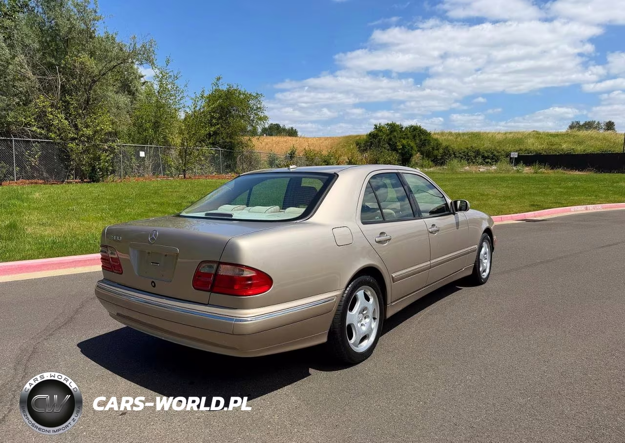 2000 Mercedes-Benz E 430 VIN:WDBJF70J7YB018627 - 4