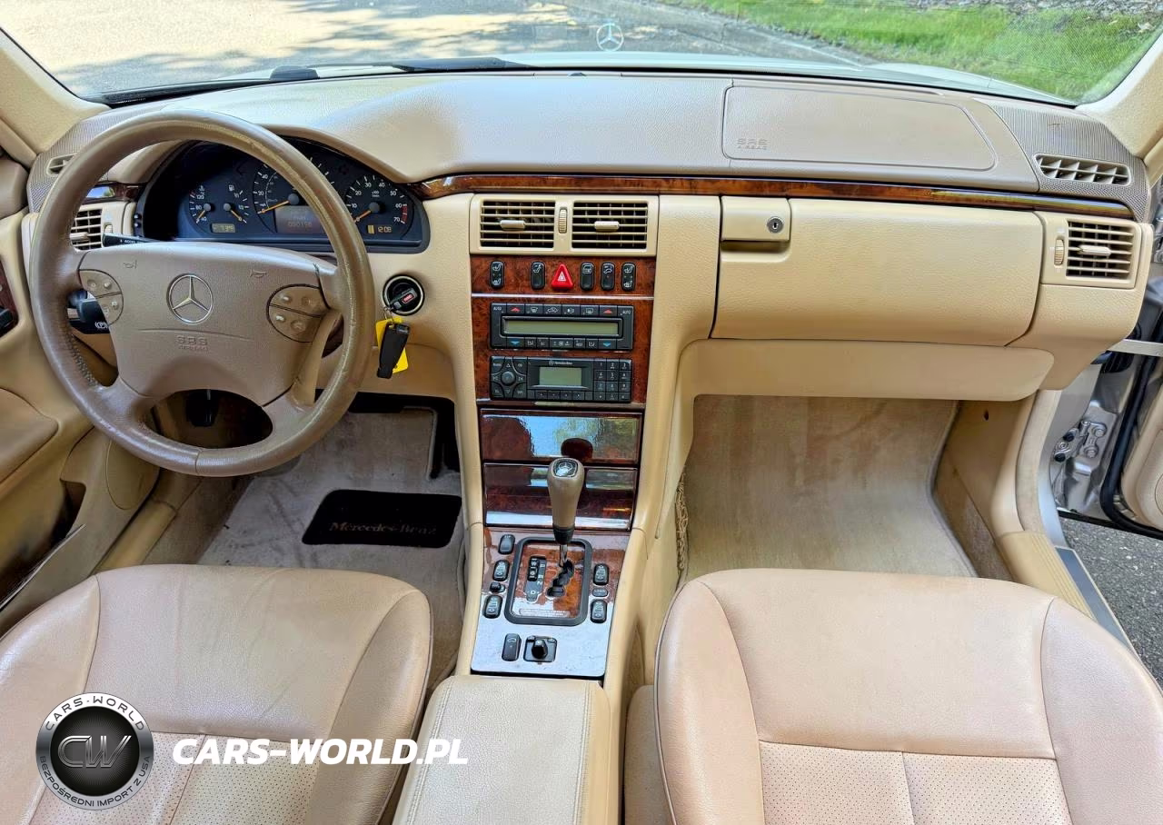2000 Mercedes-Benz E 430 VIN:WDBJF70J7YB018627 - 9