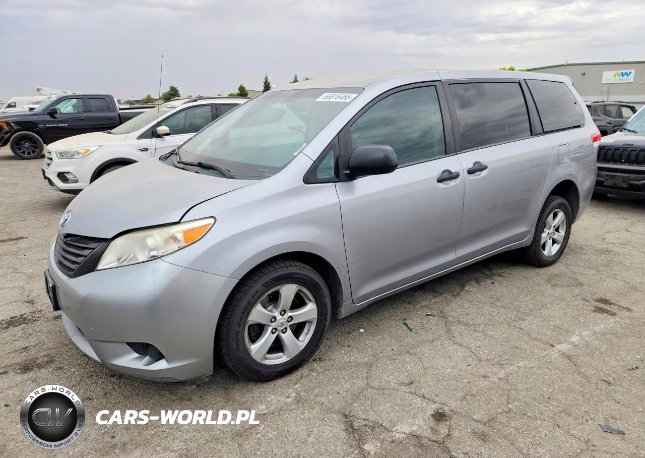 2011 Toyota Sienna Base 7-Passenger