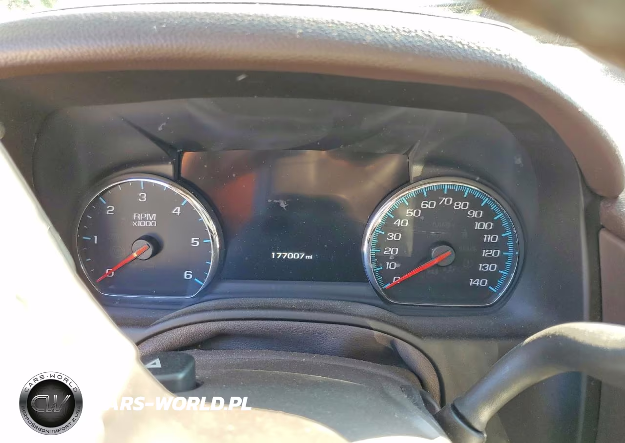 2016 Chevrolet Suburban VIN:1GNSKJKC7GR398594 - 9