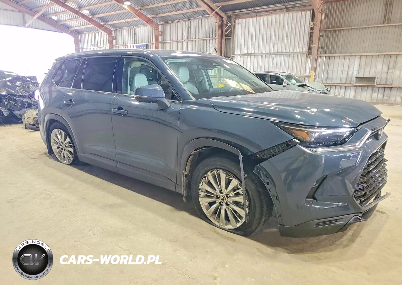 2026 Toyota Grand Highlander Platinum VIN:5TDAAAB53TS134664 - 4