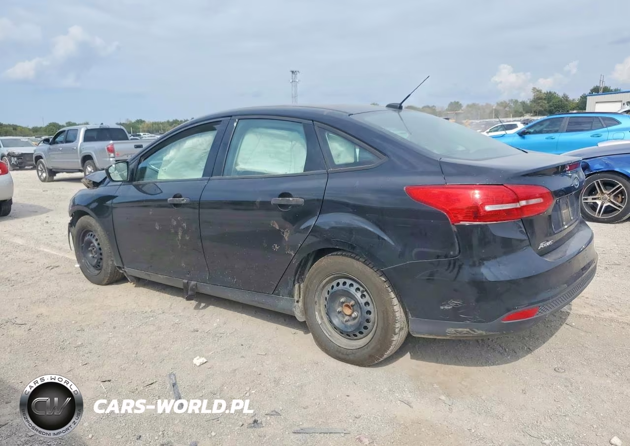 2018 Ford Focus S VIN:1FADP3E24JL209739 - 2