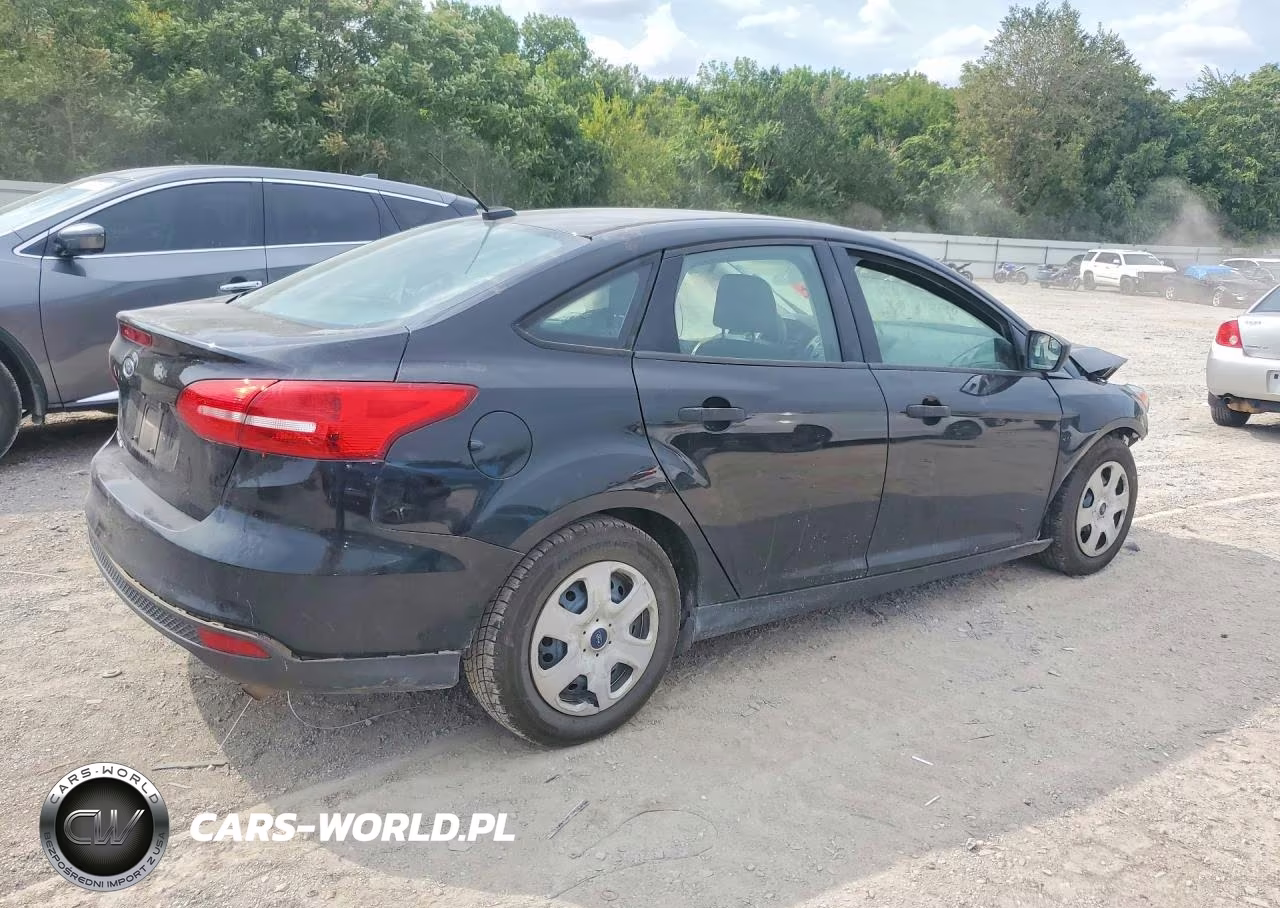 2018 Ford Focus S VIN:1FADP3E24JL209739 - 3