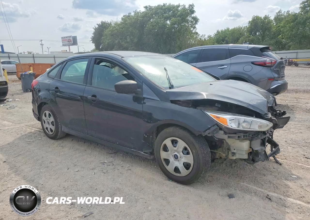 2018 Ford Focus S VIN:1FADP3E24JL209739 - 4