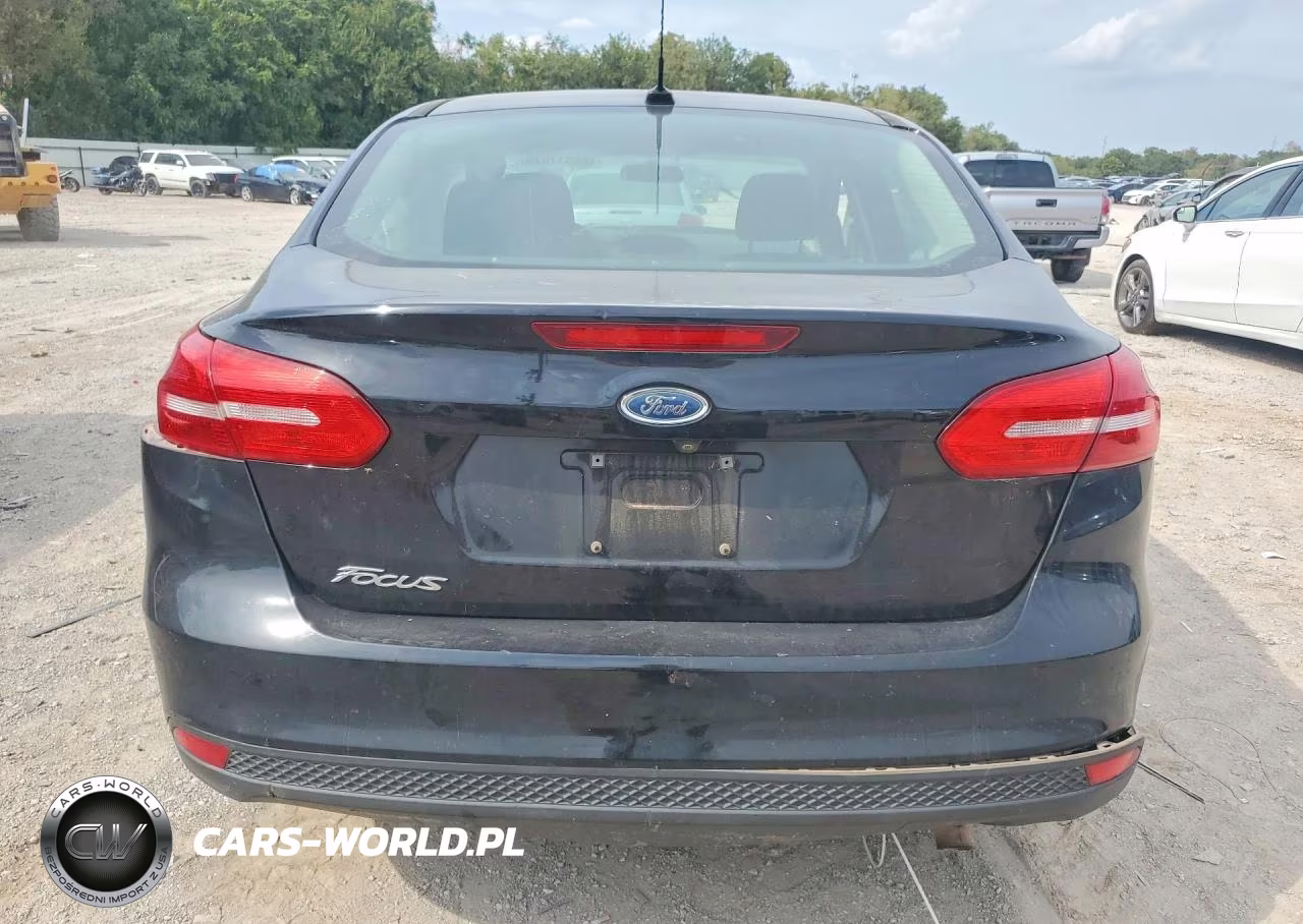 2018 Ford Focus S VIN:1FADP3E24JL209739 - 6