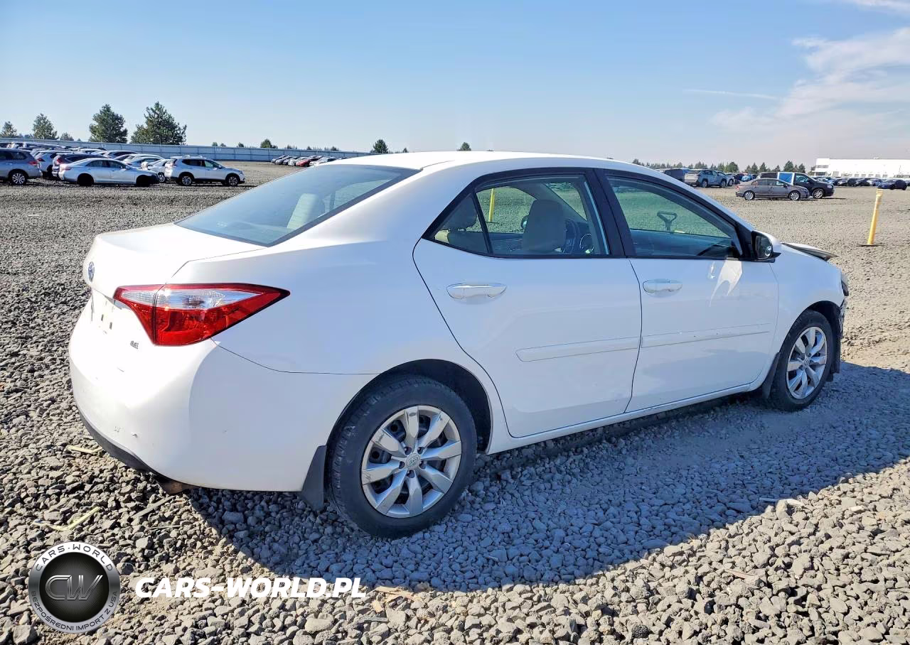 2015 Toyota Corolla Le VIN:2T1BURHE5FC283981 - 3
