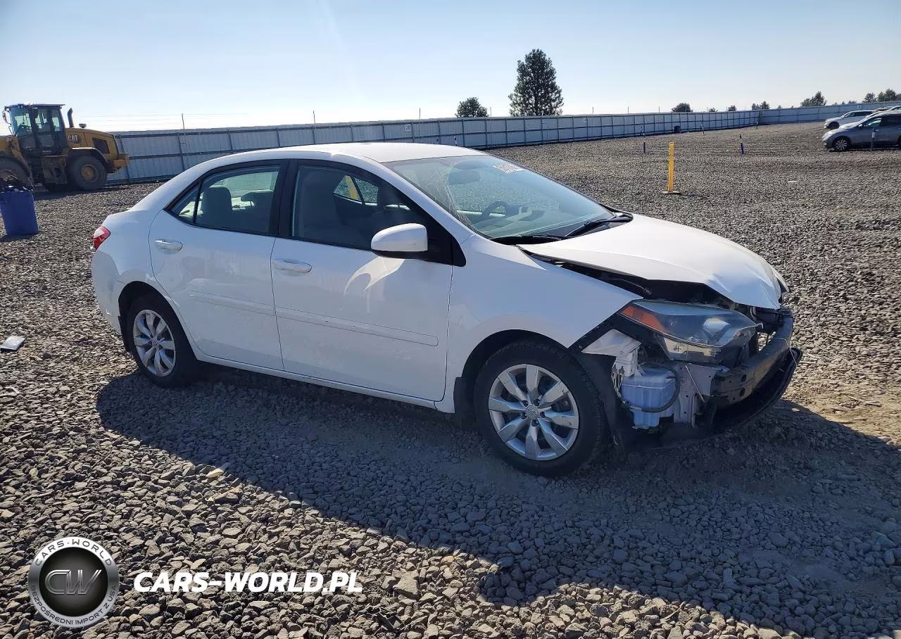 2015 Toyota Corolla Le VIN:2T1BURHE5FC283981 - 4