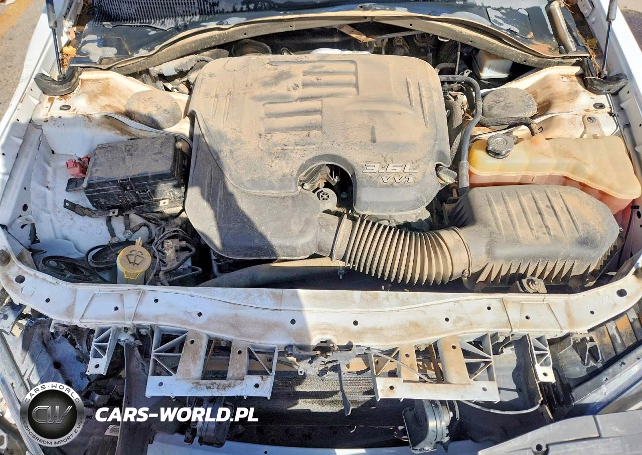 2019 Chrysler 300 Touring VIN:2C3CCAAG1KH609851 - 11