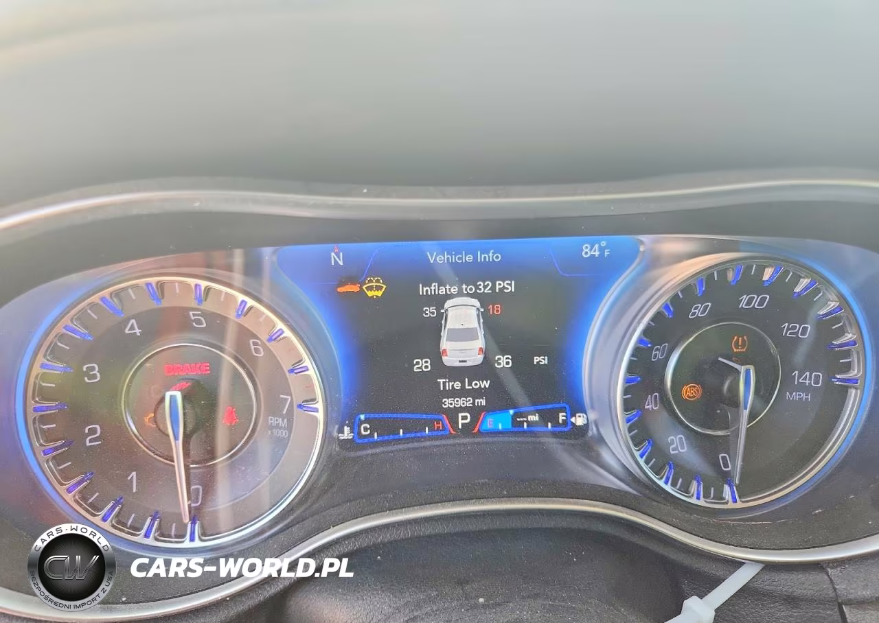 2019 Chrysler 300 Touring VIN:2C3CCAAG1KH609851 - 9
