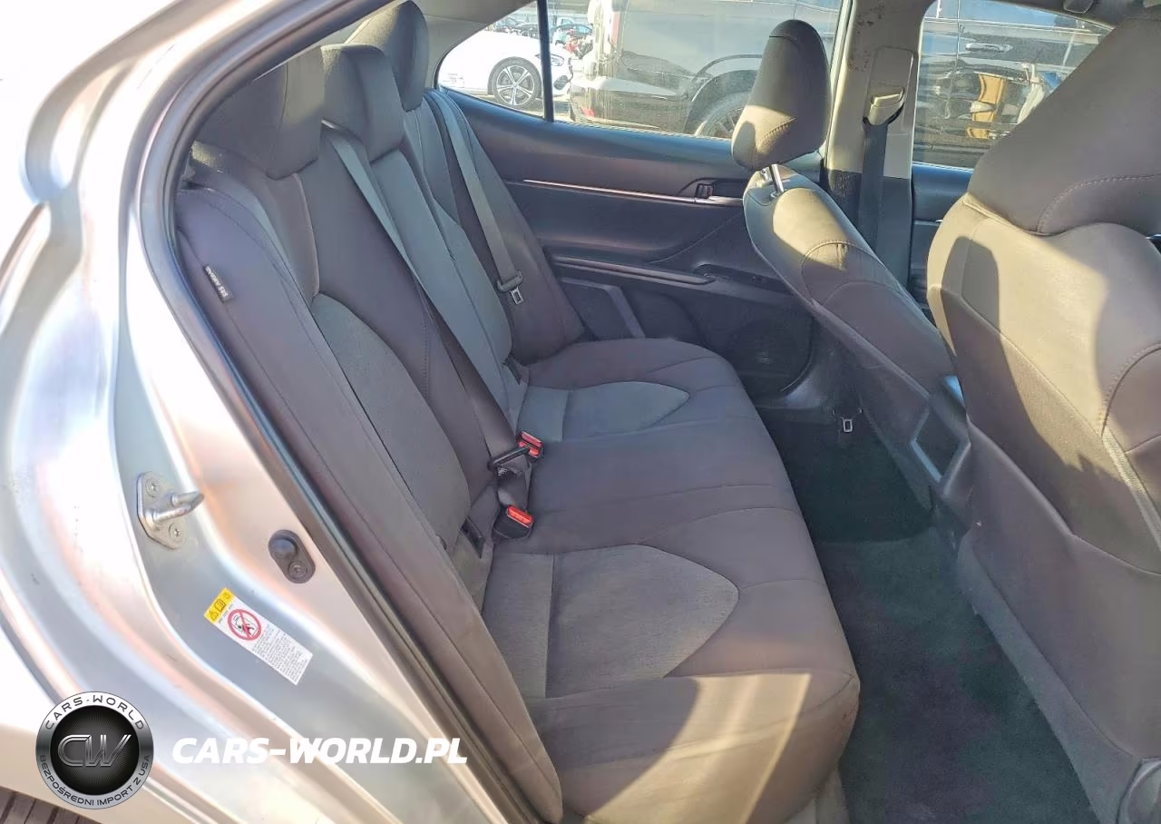 2019 Toyota Camry Le VIN:4T1B11HK3KU245481 - 10