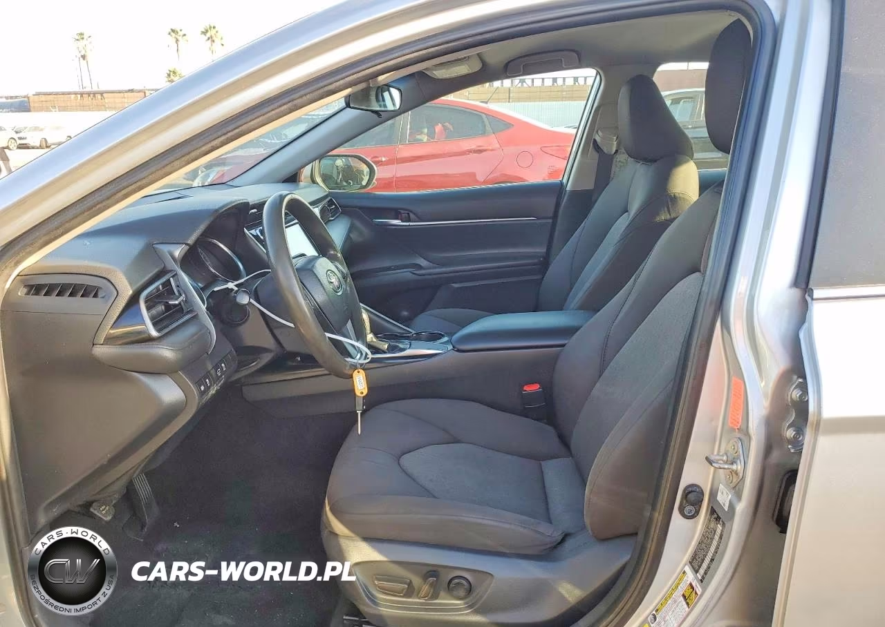 2019 Toyota Camry Le VIN:4T1B11HK3KU245481 - 7