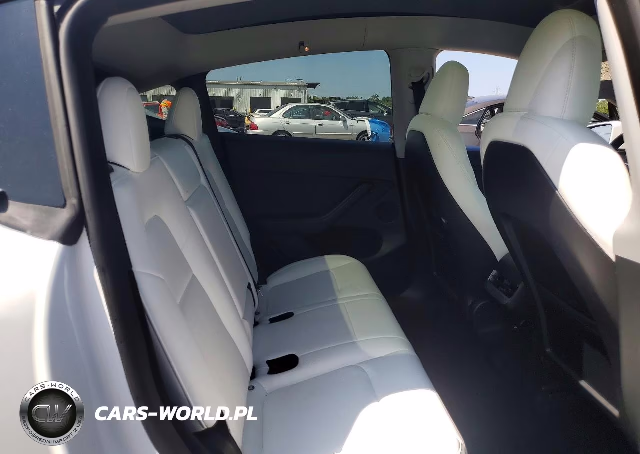 2024 Tesla Model Y VIN:7SAYGDEF3RA299243 - 11