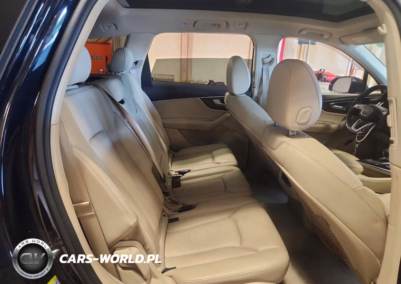 2017 Audi Q7 3.0T Premium VIN:WA1LAAF78HD043696 - 11