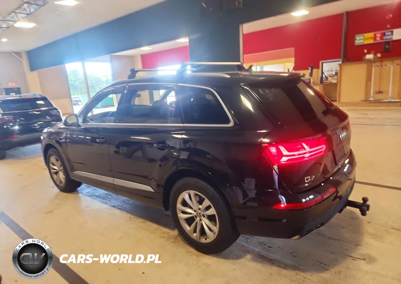 2017 Audi Q7 3.0T Premium VIN:WA1LAAF78HD043696 - 2