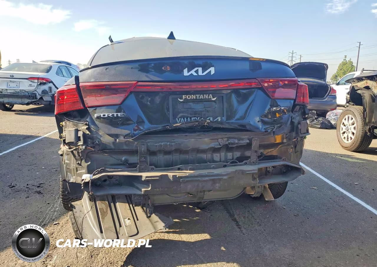 2023 Kia Forte Gt Line VIN:3KPF54AD0PE670511 - 6