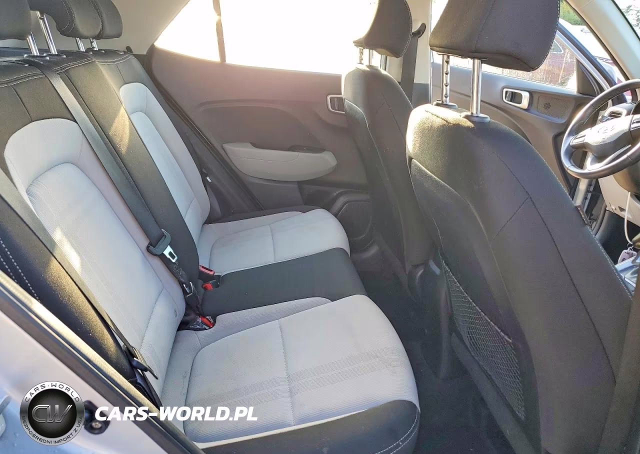 2022 Hyundai Venue Sel VIN:KMHRC8A32NU158776 - 10