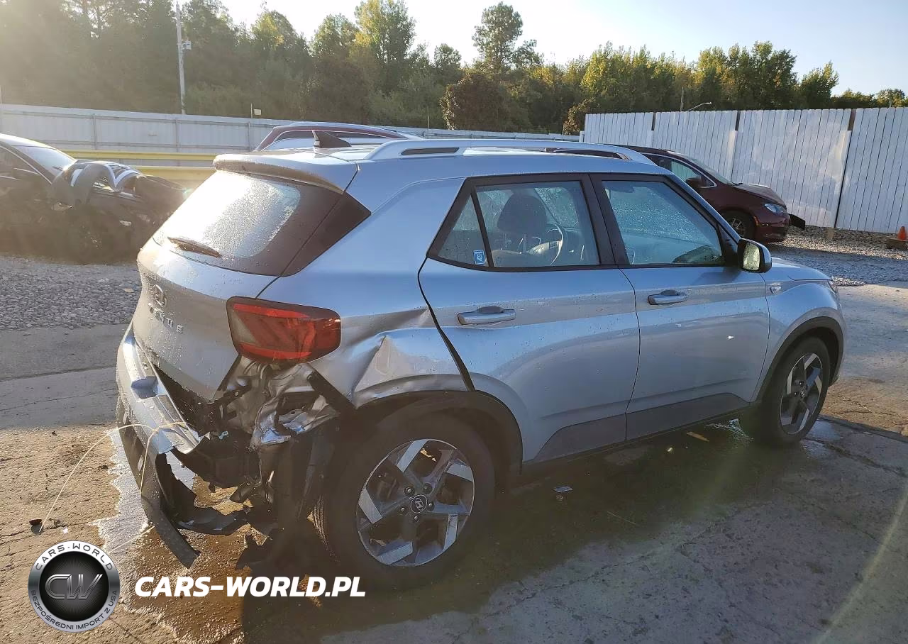 2022 Hyundai Venue Sel VIN:KMHRC8A32NU158776 - 3