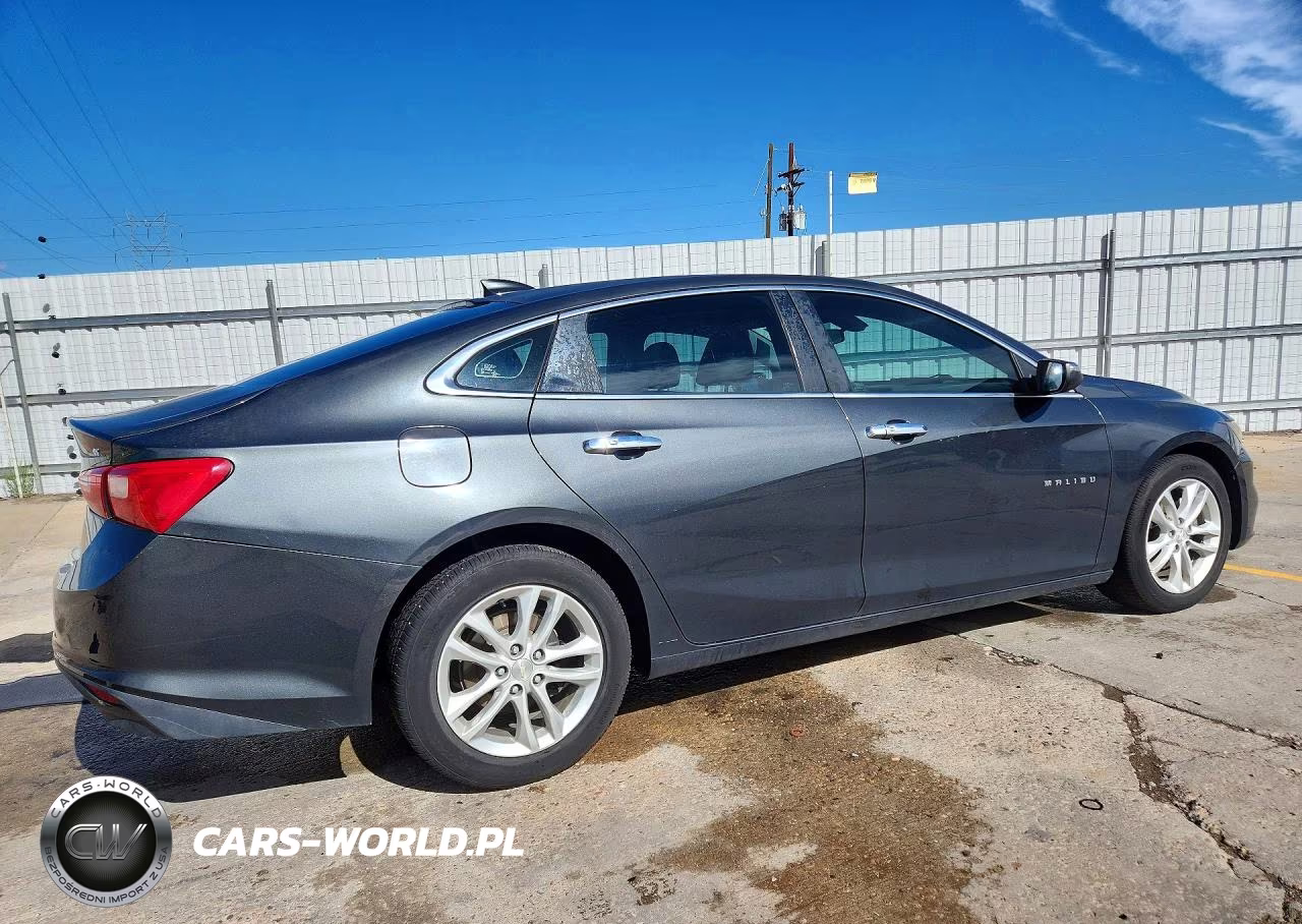 2017 Chevrolet Malibu Lt VIN:1G1ZE5ST7HF105925 - 3