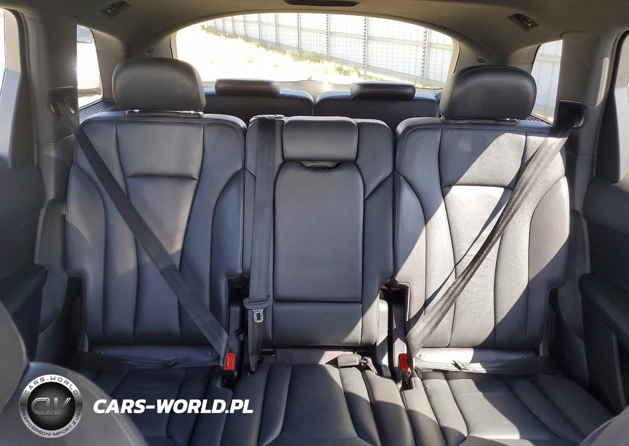 2017 Audi Q7 Premium Plus VIN:WA1LHAF73HD055492 - 10