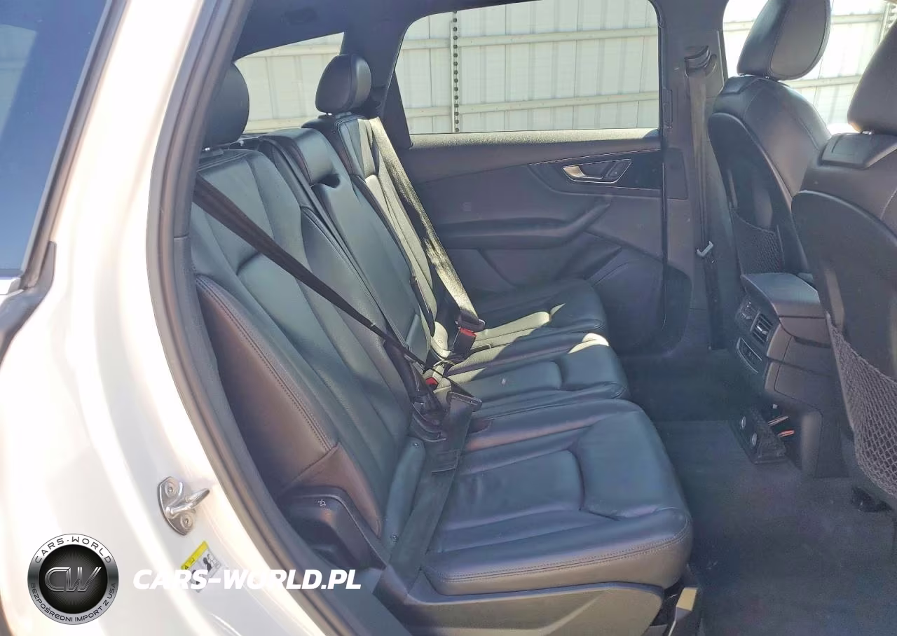 2017 Audi Q7 Premium Plus VIN:WA1LHAF73HD055492 - 11