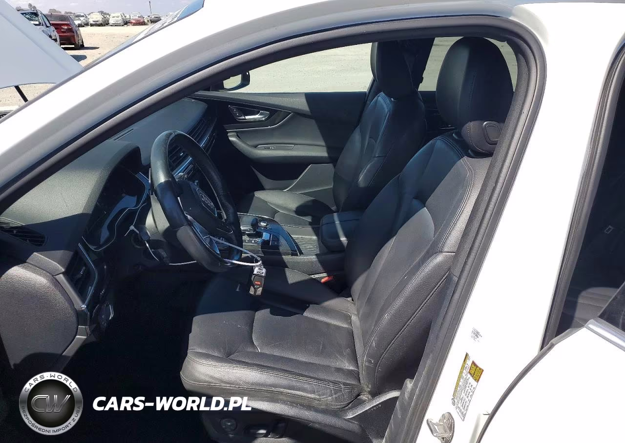 2017 Audi Q7 Premium Plus VIN:WA1LHAF73HD055492 - 7
