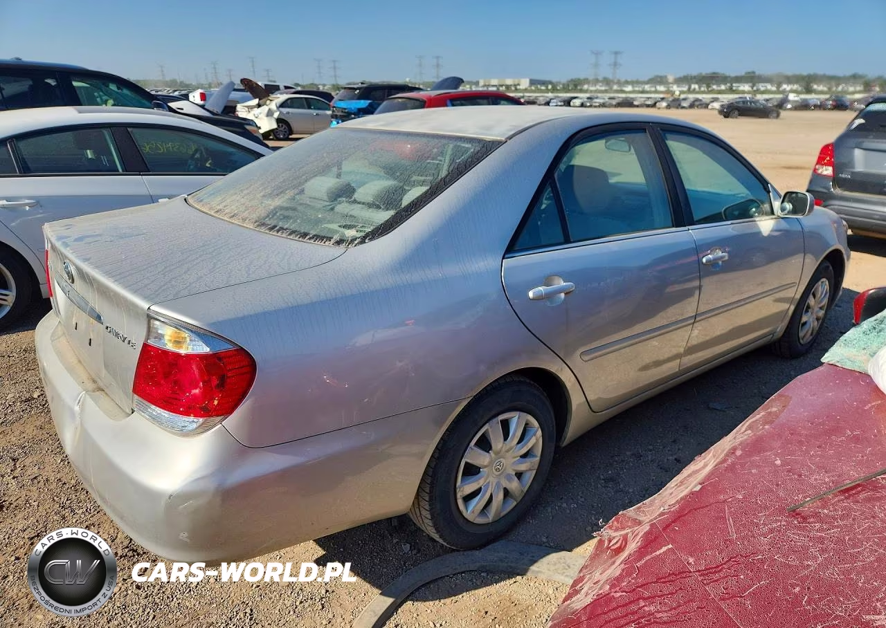 2005 Toyota Camry Le VIN:4T1BE32K35U509439 - 3