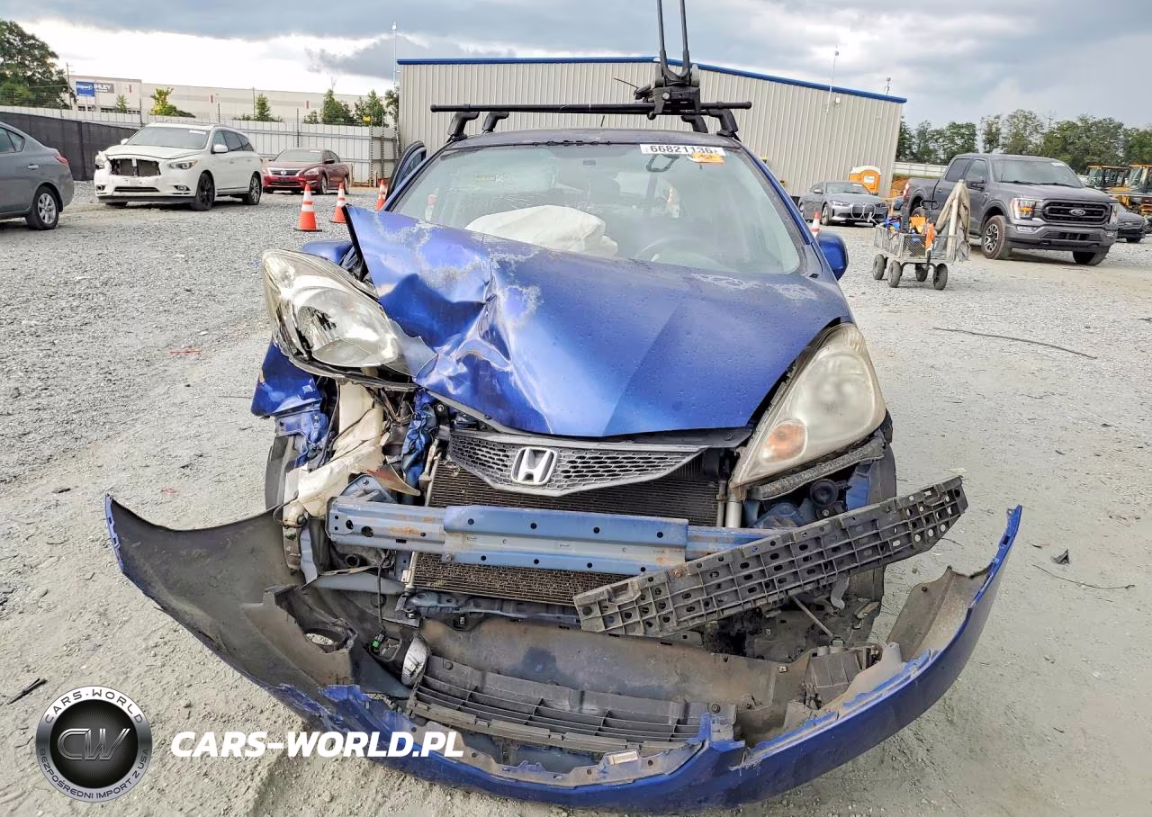 2010 Honda Fit Sport VIN:JHMGE8G41AC021977 - 5