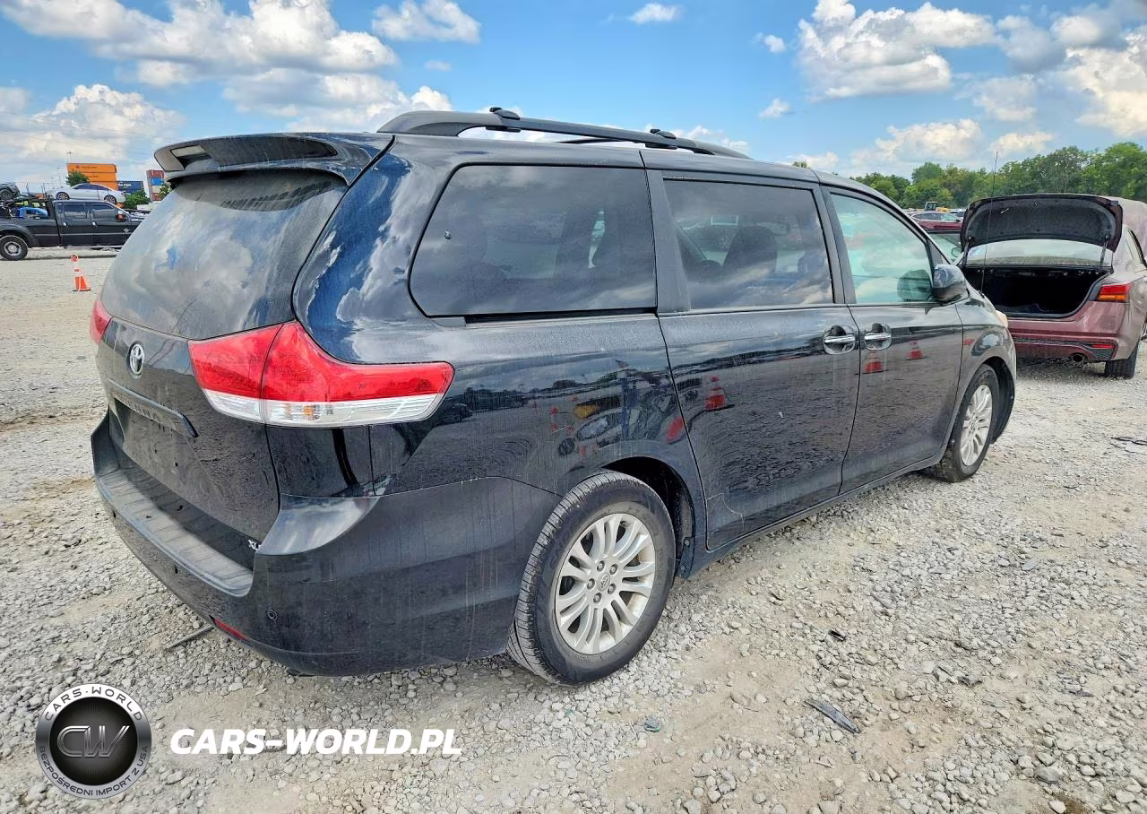 2012 Toyota Sienna Xle 8-Passenger VIN:5TDYK3DC3CS233858 - 3