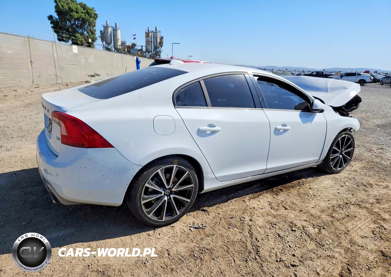 2018 Volvo S60 Dynamic VIN:YV126MFLXJ2456958 - 3