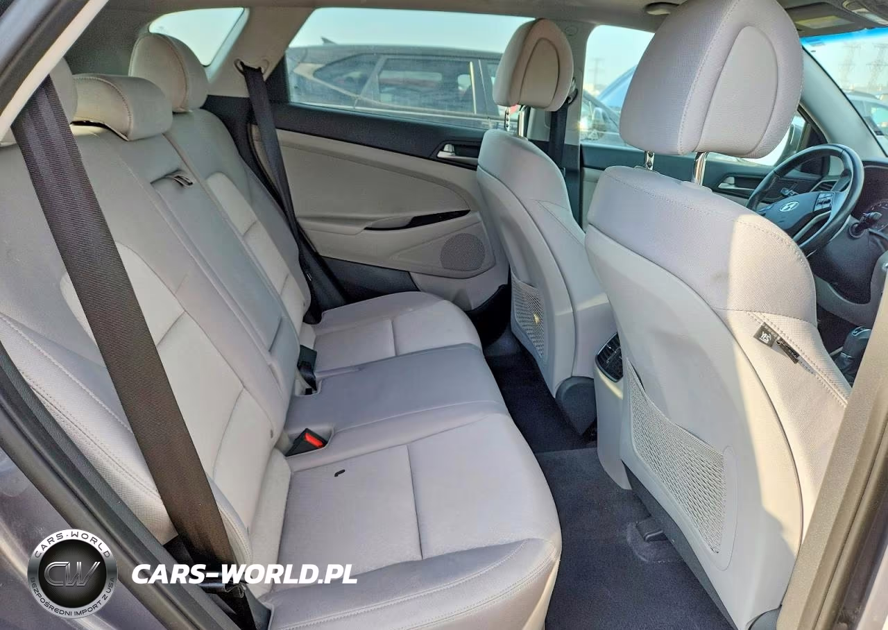 2018 Hyundai Tucson Value VIN:KM8J3CA26JU776376 - 10