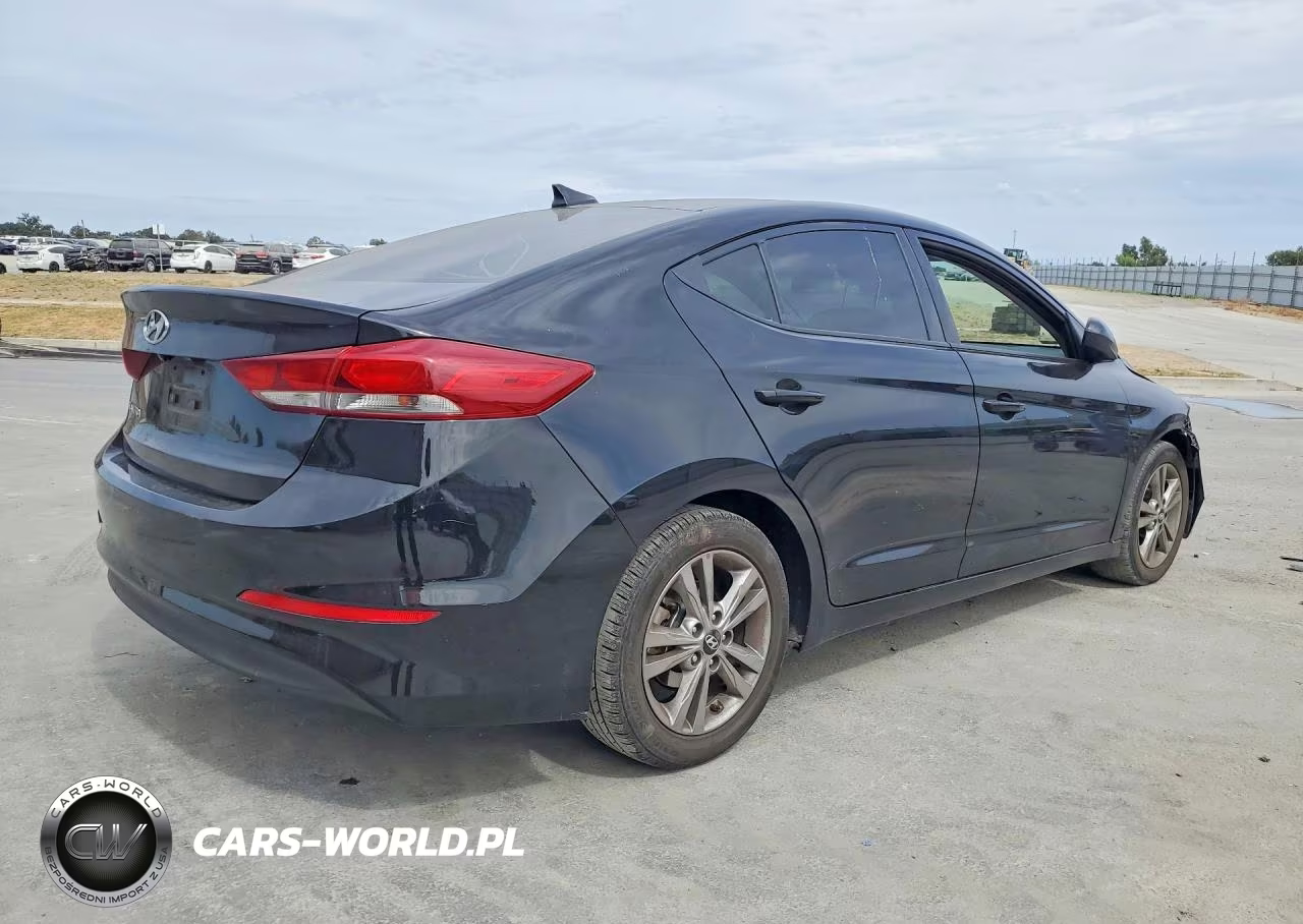 2018 Hyundai Elantra Sel VIN:5NPD84LF4JH223762 - 3