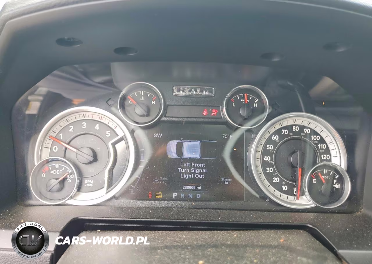 2015 Ram 2500 Laramie VIN:3C6UR5FL4FG615457 - 9