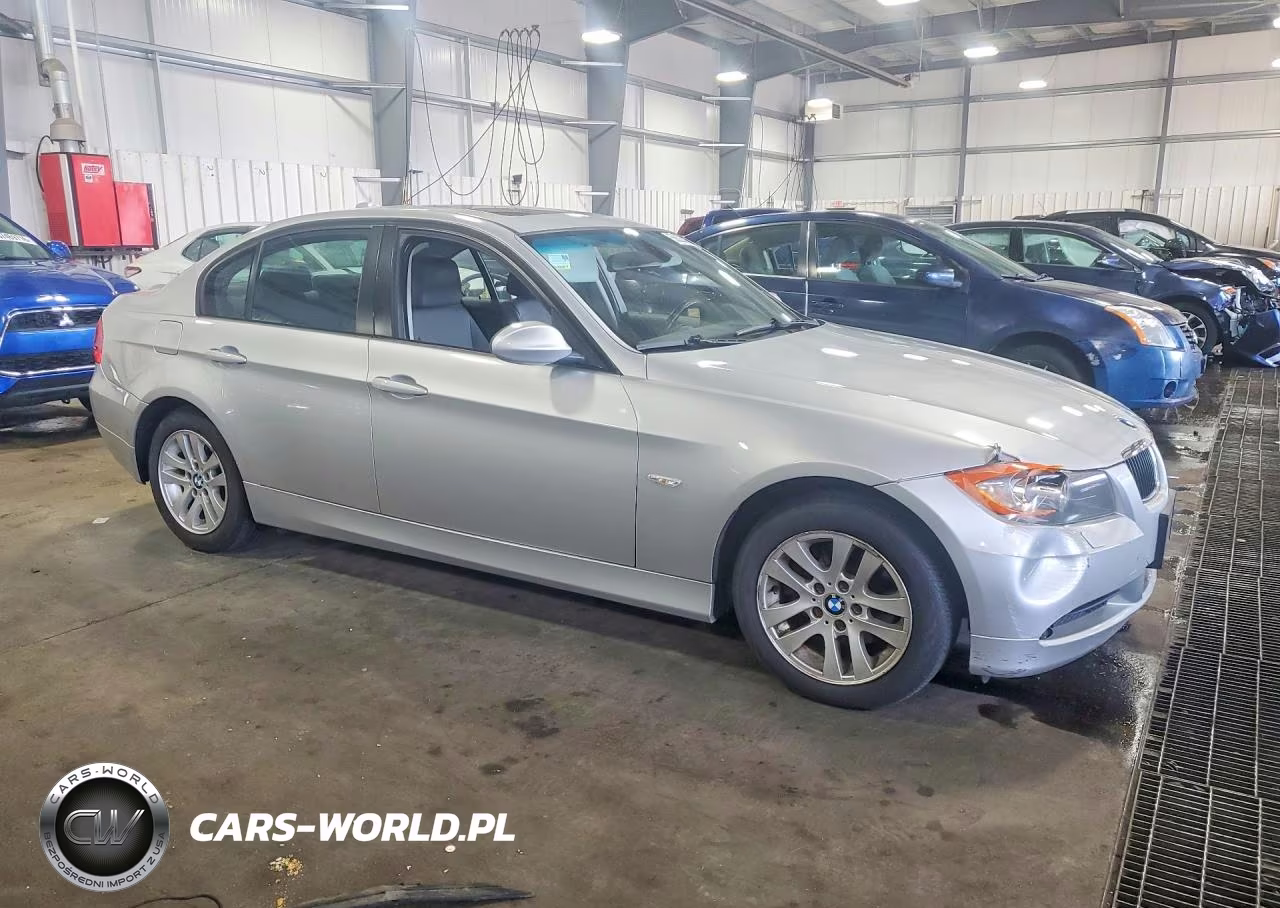 2007 BMW 328 Xi VIN:WBAVC93537KX55101 - 4