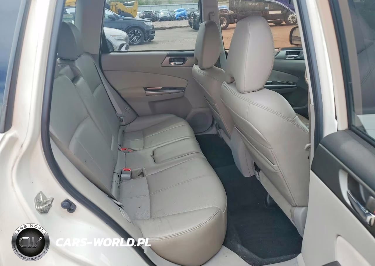 2013 Subaru Forester Touring VIN:JF2SHGGC1DH430929 - 10