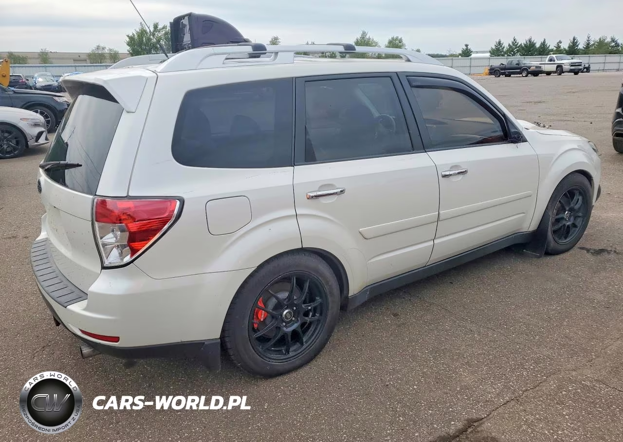 2013 Subaru Forester Touring VIN:JF2SHGGC1DH430929 - 3