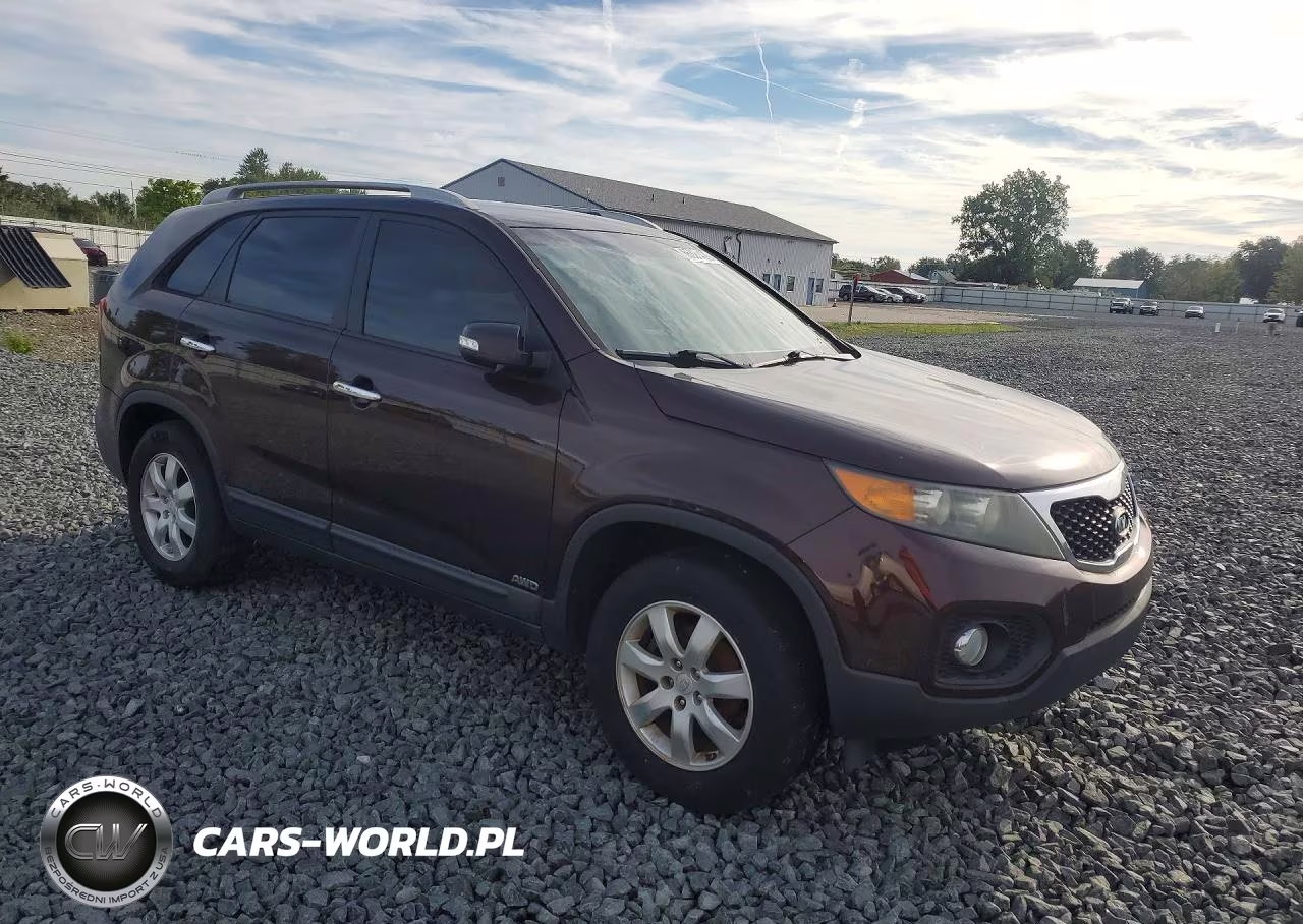 2011 Kia Sorento Lx VIN:5XYKTCA12BG114670 - 4