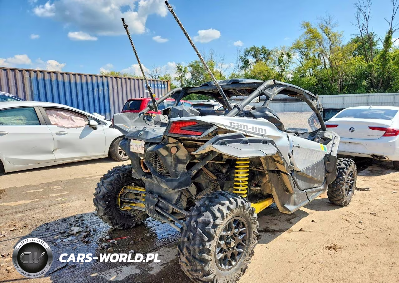2018 Can-Am Maverick X3 Turbo VIN:3JBVGAY48JK000663 - 4