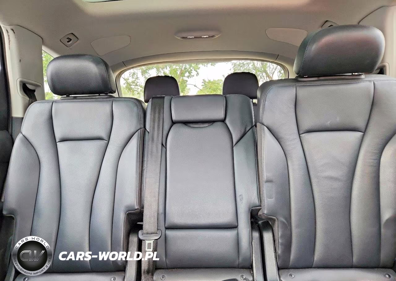 2019 Audi Q7 Premium Plus VIN:WA1LAAF77KD009921 - 10