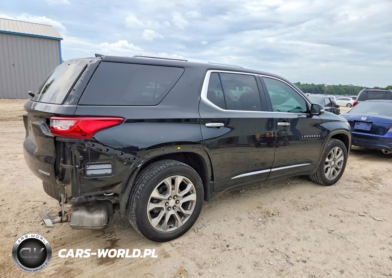 2019 Chevrolet Traverse Premier VIN:1GNERKKW8KJ248526 - 3