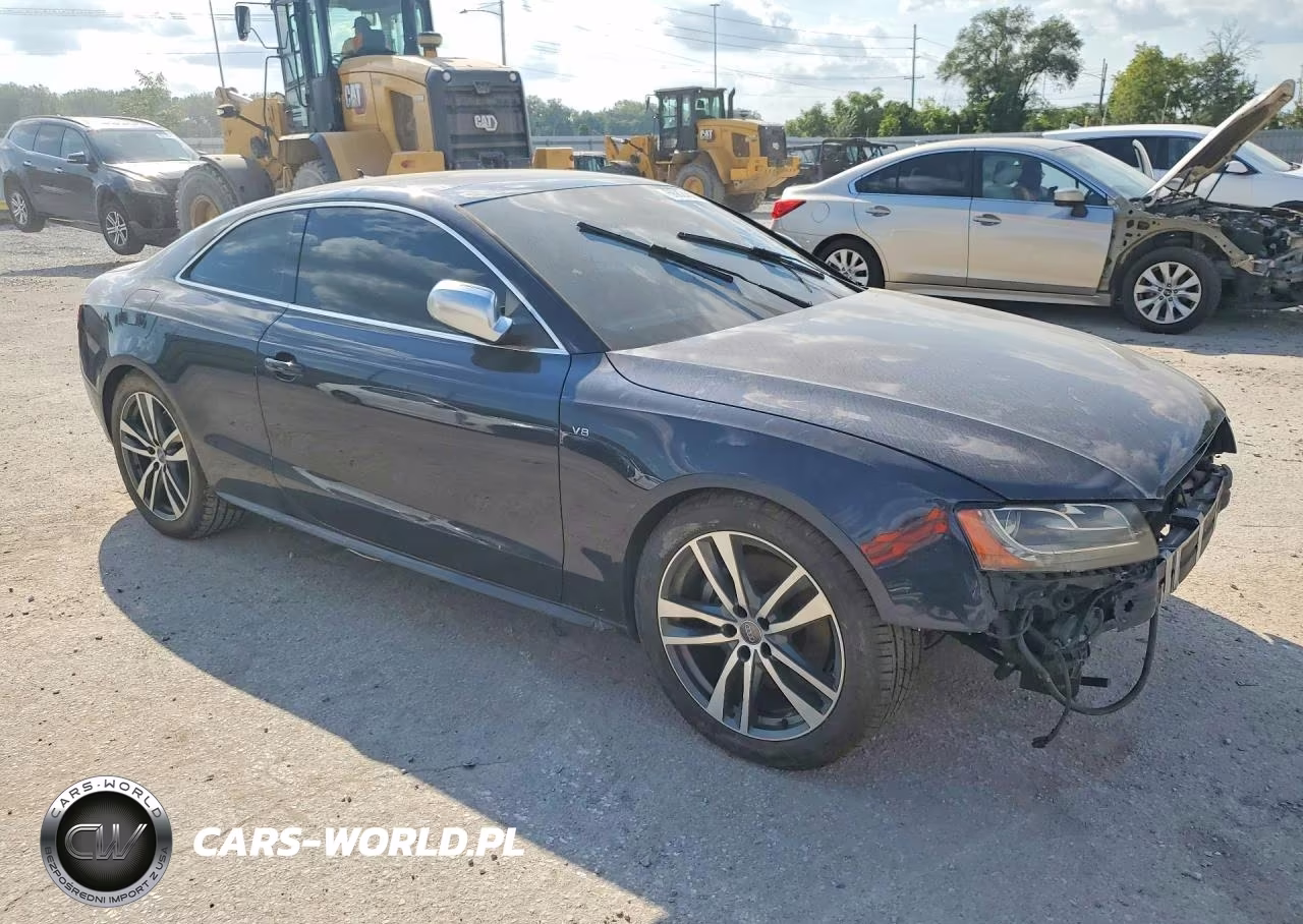 2010 Audi S5 Quattro Prestige VIN:WAUGVAFR2AA053643 - 4
