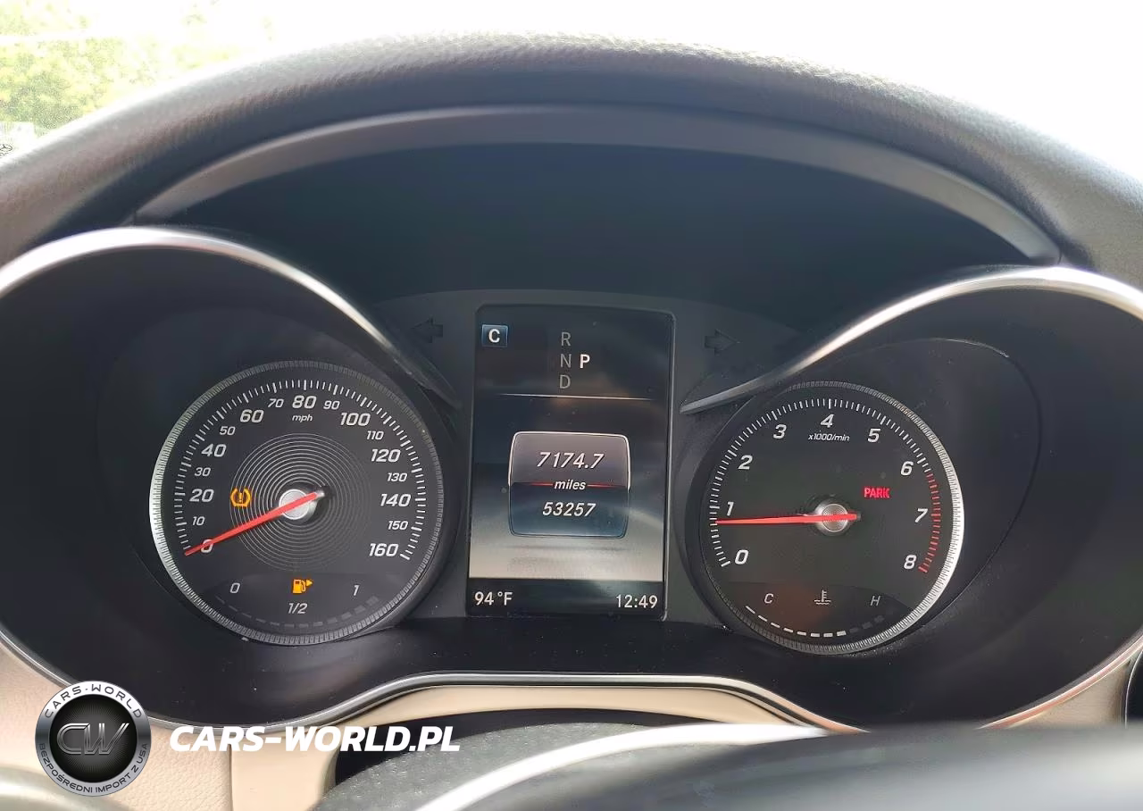 2018 Mercedes-Benz C 300 VIN:55SWF4JB8JU248935 - 9