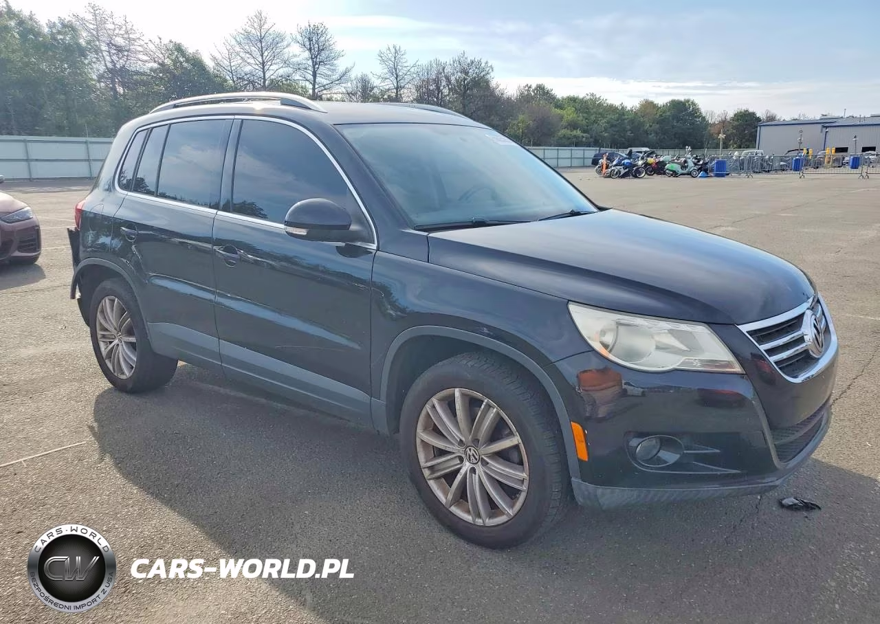 2010 Volkswagen Tiguan Se VIN:WVGBV7AX1AW000744 - 4