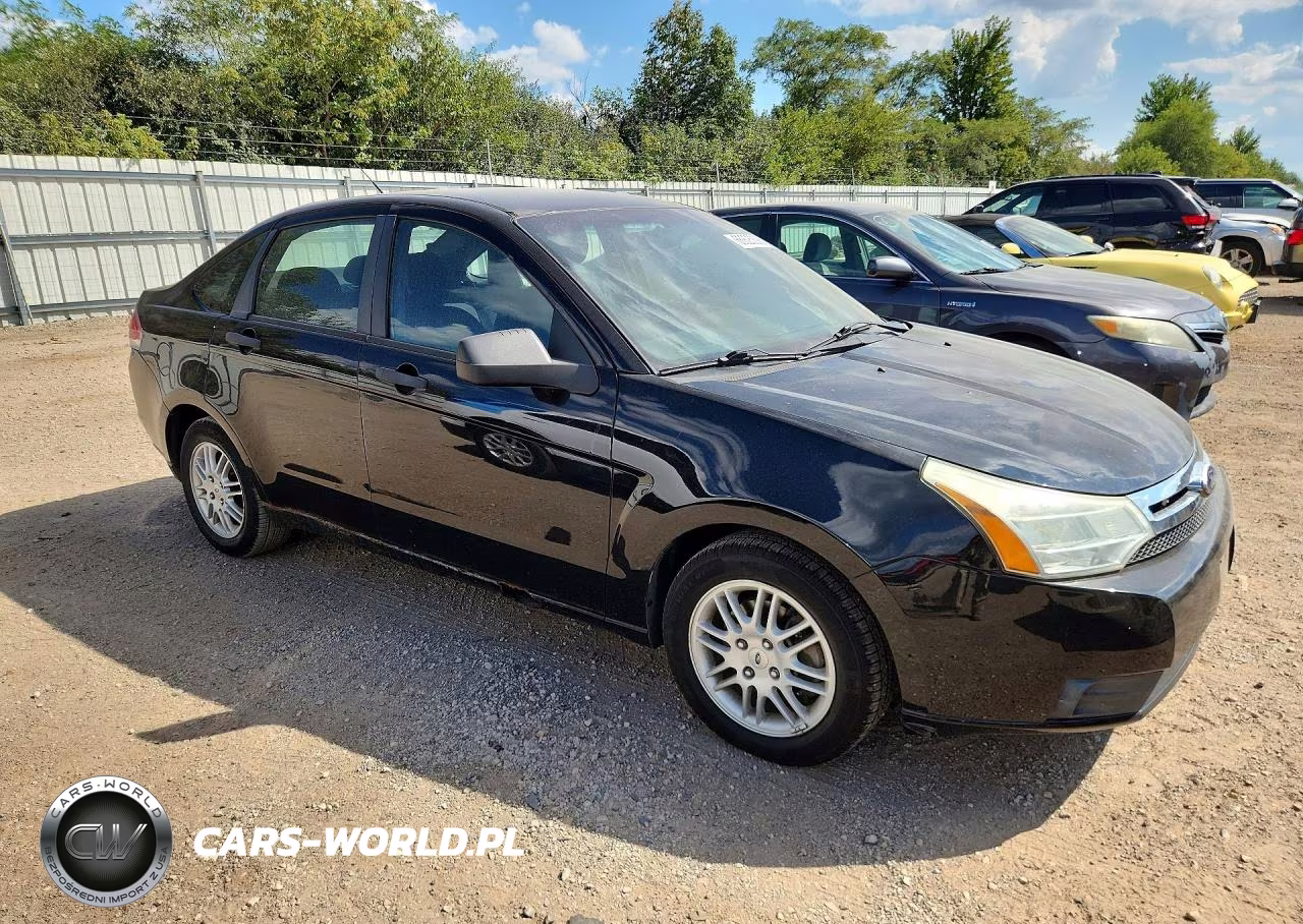 2010 Ford Focus Se VIN:1FAHP3FN6AW267473 - 4