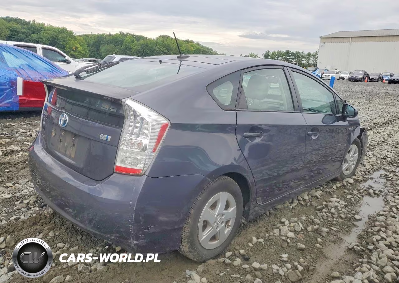 2011 Toyota Prius Four VIN:JTDKN3DU9B1379005 - 3