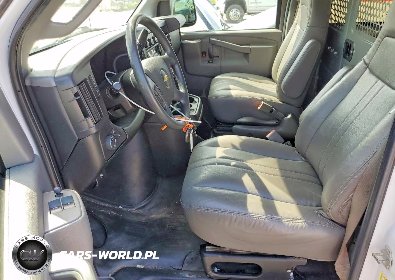 2017 Chevrolet Express G2500 VIN:1GCWGAFG6H1107124 - 7