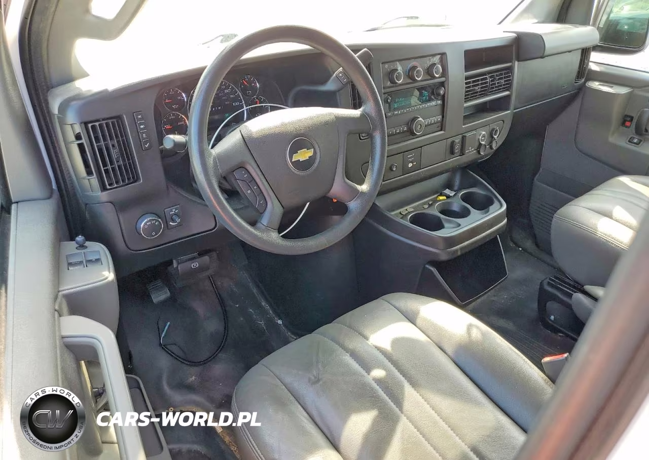 2017 Chevrolet Express G2500 VIN:1GCWGAFG6H1107124 - 8