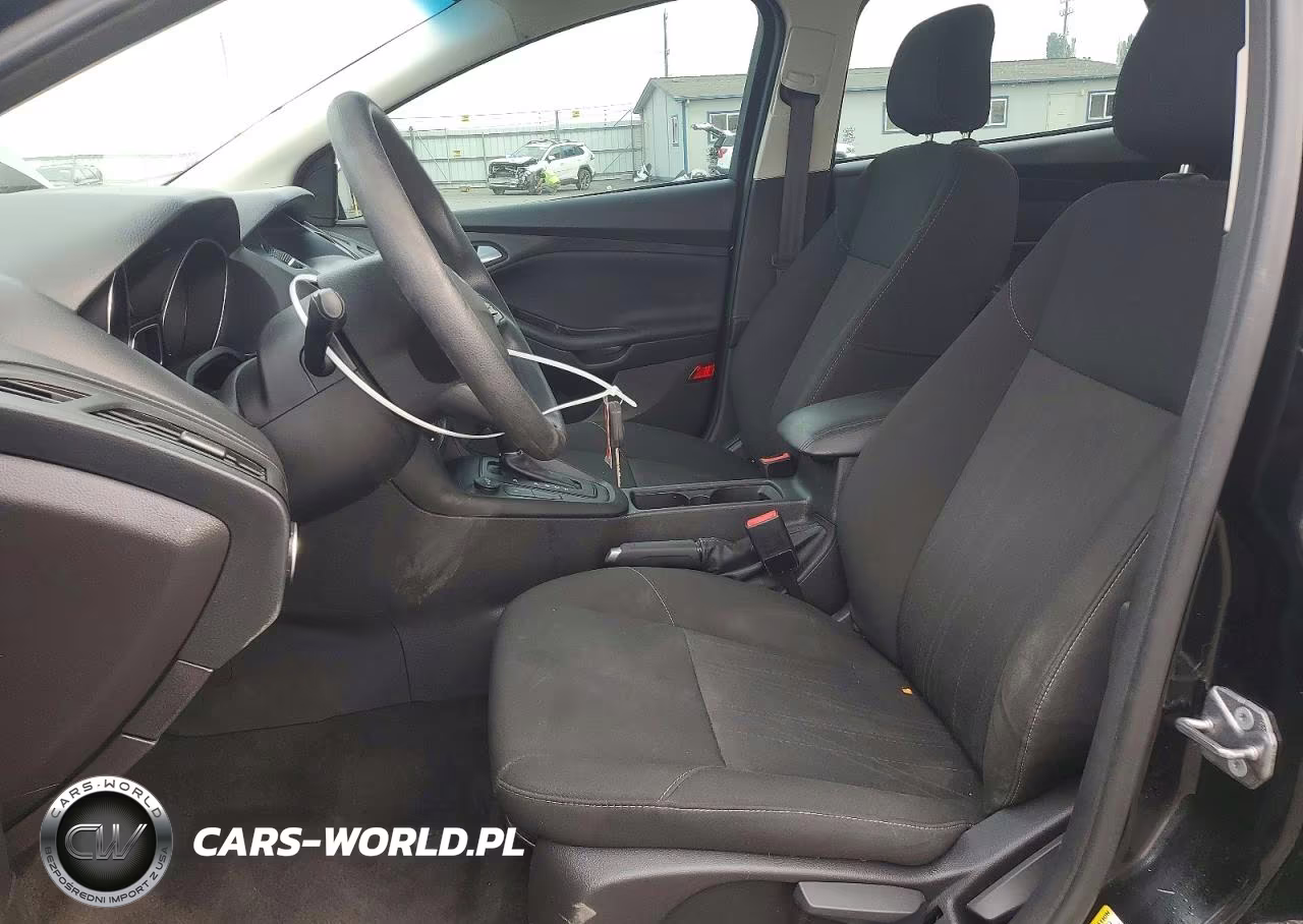 2018 Ford Focus Se VIN:1FADP3FE2JL304650 - 7